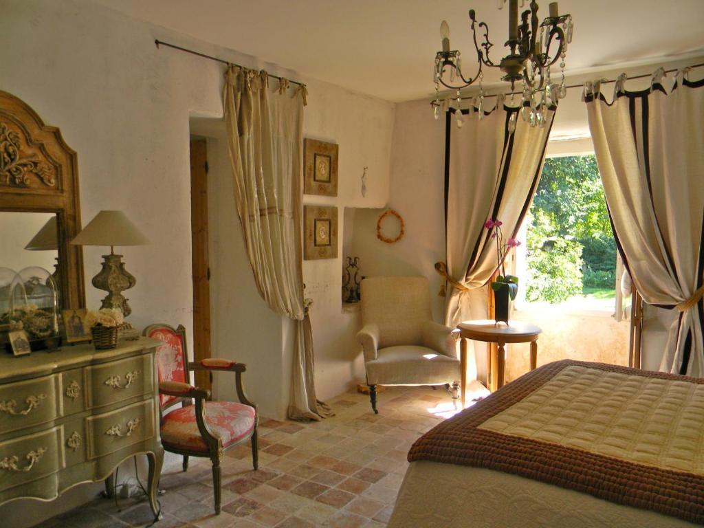 La Grange A Nicolas Baume-les-Messieurs Room photo